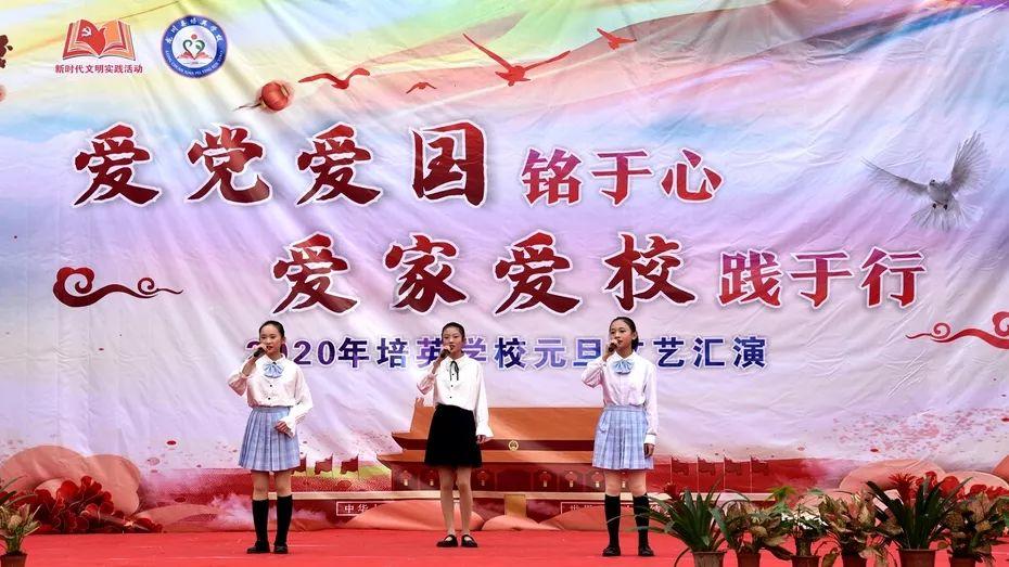 四川爷爷嫌外公看娃粗心悄悄带走孩子，如何平衡两边老人对孩子的照看？游戏画面